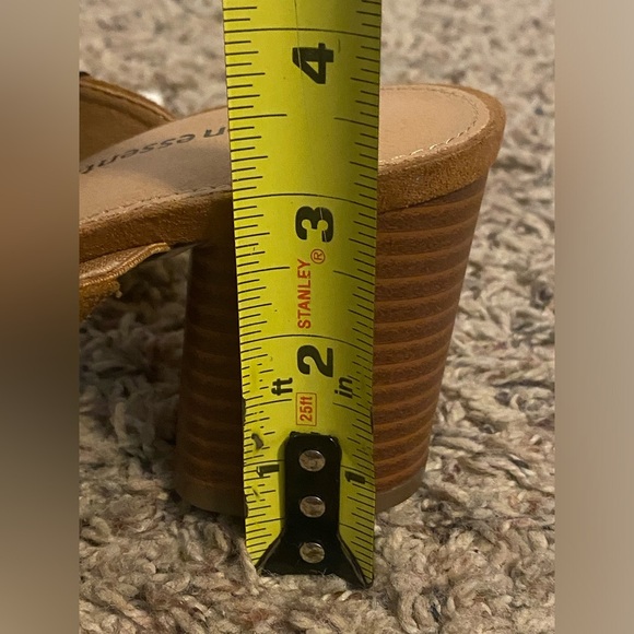 Amazon essentials block heel sandals, 7 - Picture 4 of 6